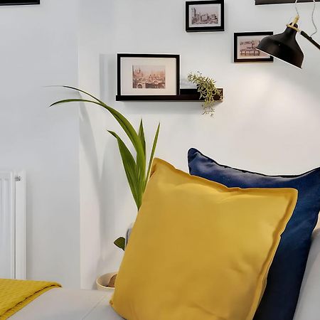 City Centre 2 Bedroom Apt - Free Parking - Wifi - Smart Tv Plymouth Exteriér fotografie