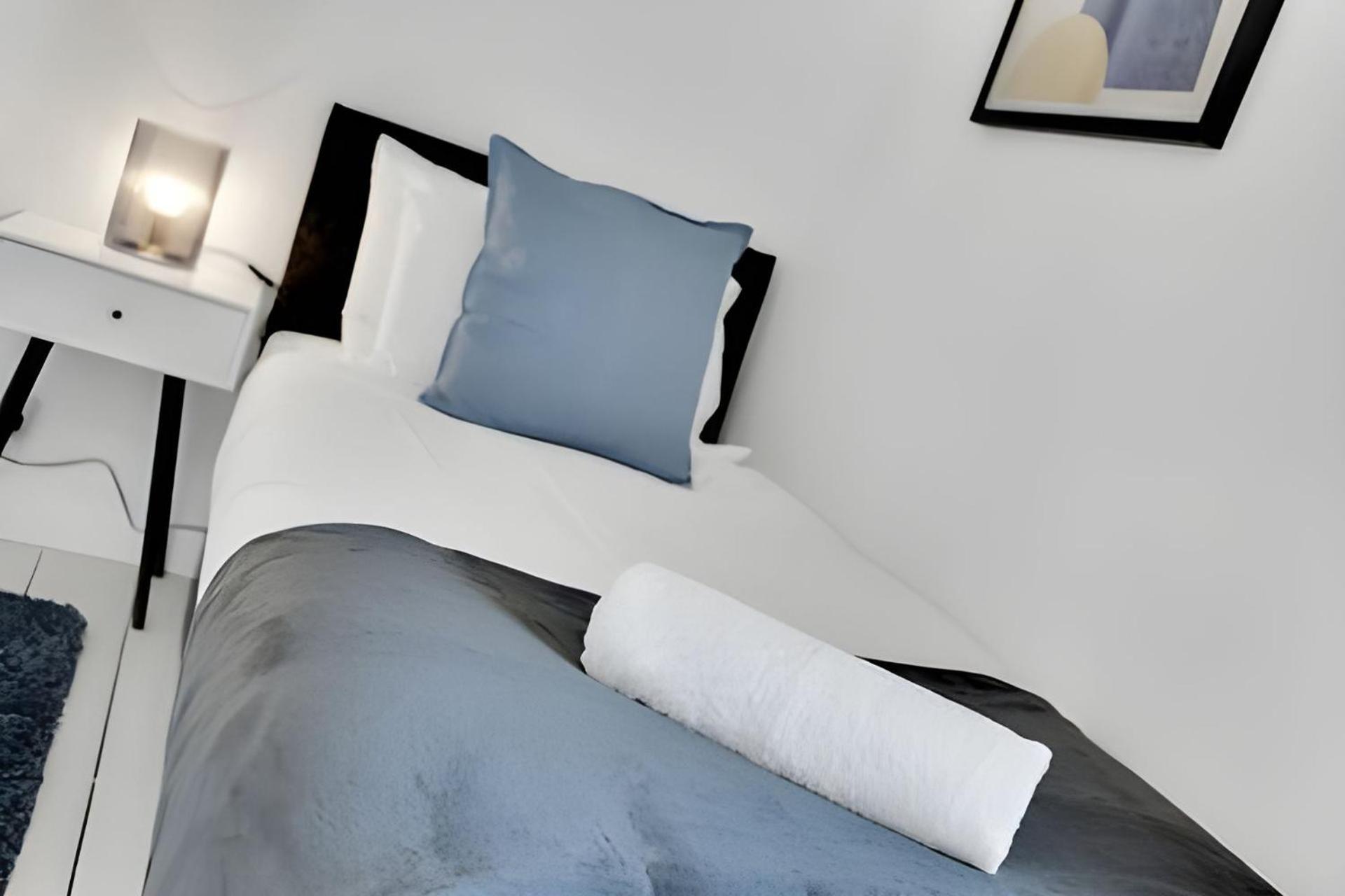 City Centre 2 Bedroom Apt - Free Parking - Wifi - Smart Tv Plymouth Exteriér fotografie