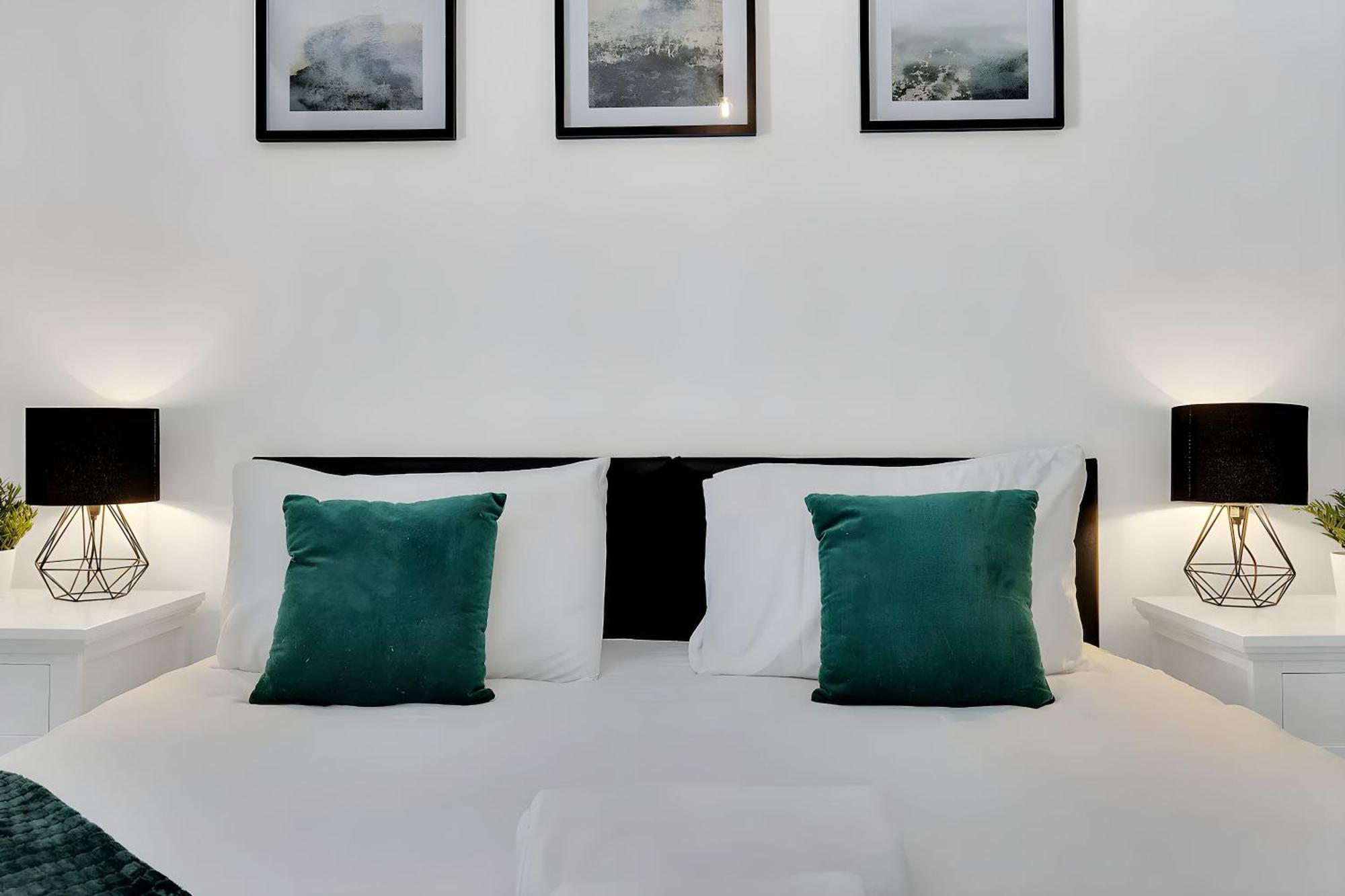 City Centre 2 Bedroom Apt - Free Parking - Wifi - Smart Tv Plymouth Exteriér fotografie