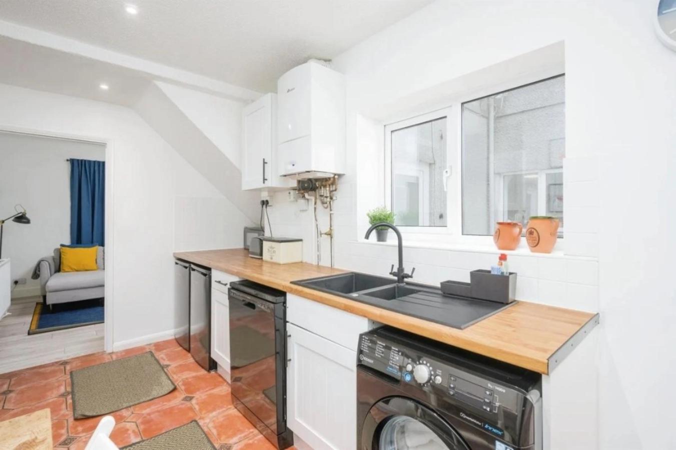 City Centre 2 Bedroom Apt - Free Parking - Wifi - Smart Tv Plymouth Exteriér fotografie