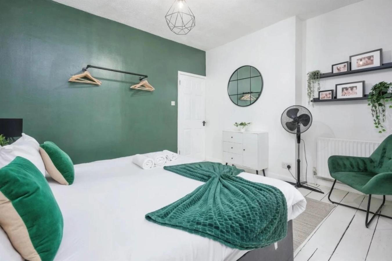 City Centre 2 Bedroom Apt - Free Parking - Wifi - Smart Tv Plymouth Exteriér fotografie